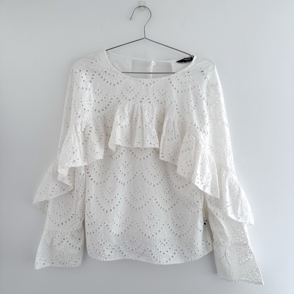 Simply Vera Wang Bohemian White Eyelet Lace Ruffle Front Blouse